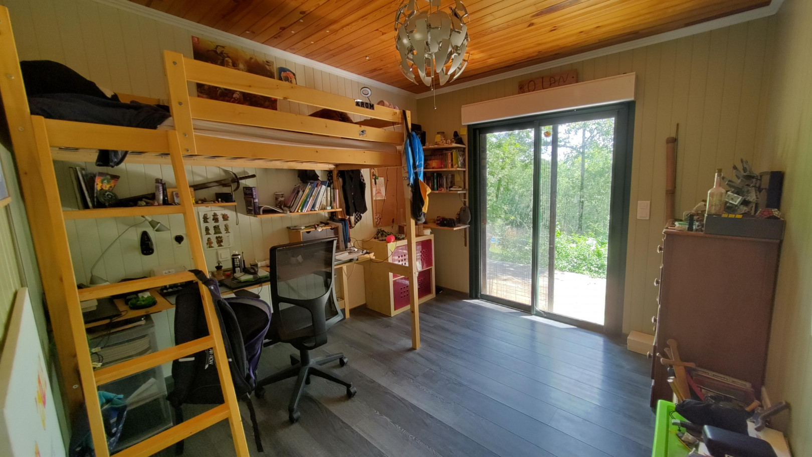 
                                                Vente
                                                 Maison 4 pièces en bois sur terrain boise