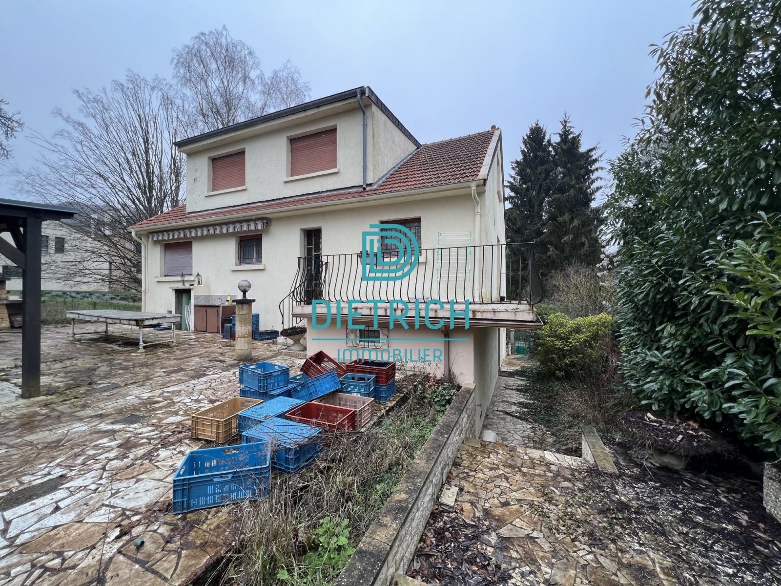 
                                                Vente
                                                 MAISON 7 PIÈCES AVEC JARDIN