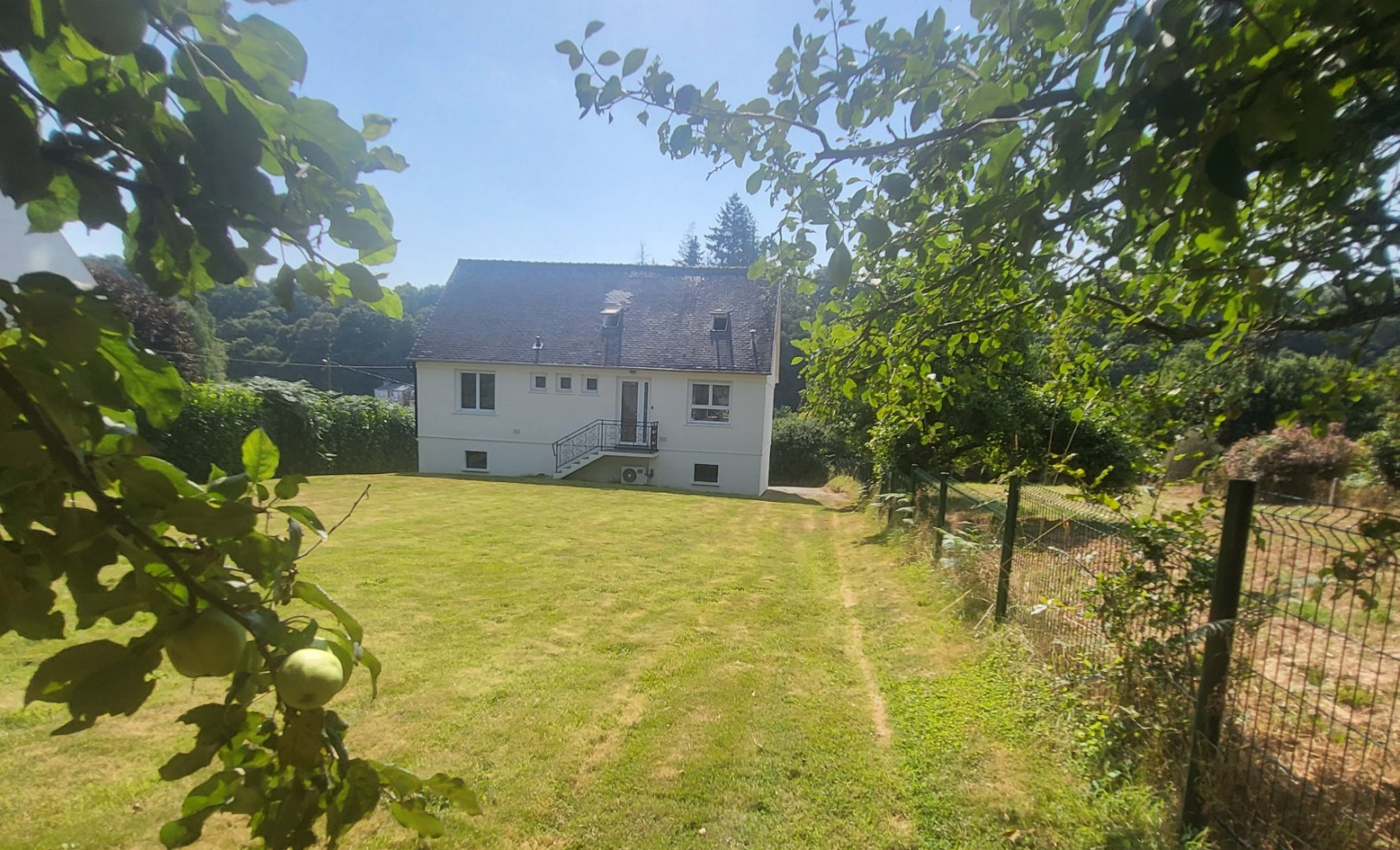 
                                                Vente
                                                 Maison a vendre a Saint Nicolas des Eaux