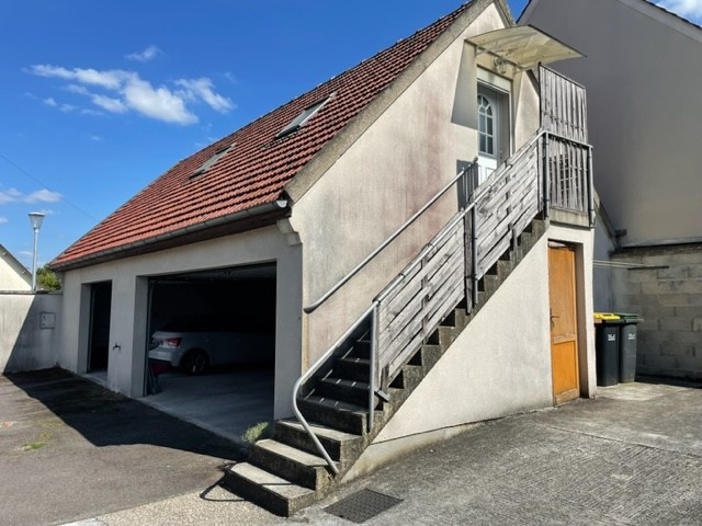 
                                                Vente
                                                 MAISON ANCIENNE RENOVEE + GARAGE 80M²