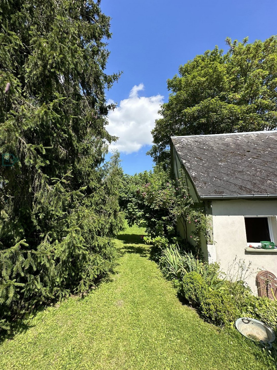 
                                                Vente
                                                 Maison atypique au cur d'un village de l'Oise Normande 