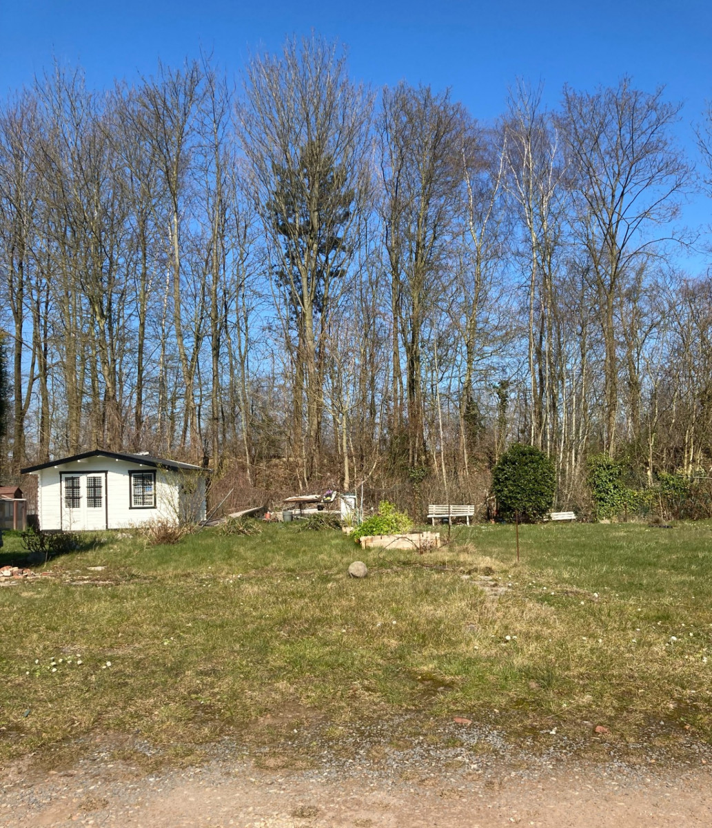 
                                                Vente
                                                 Maison avec beau jardin et garage