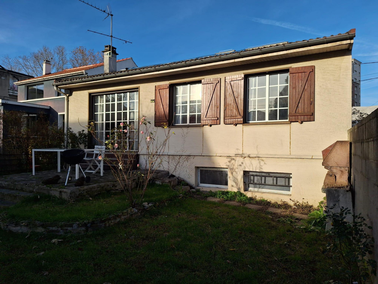 
                                                Vente
                                                 Maison bifamiliale à Saint-Denis