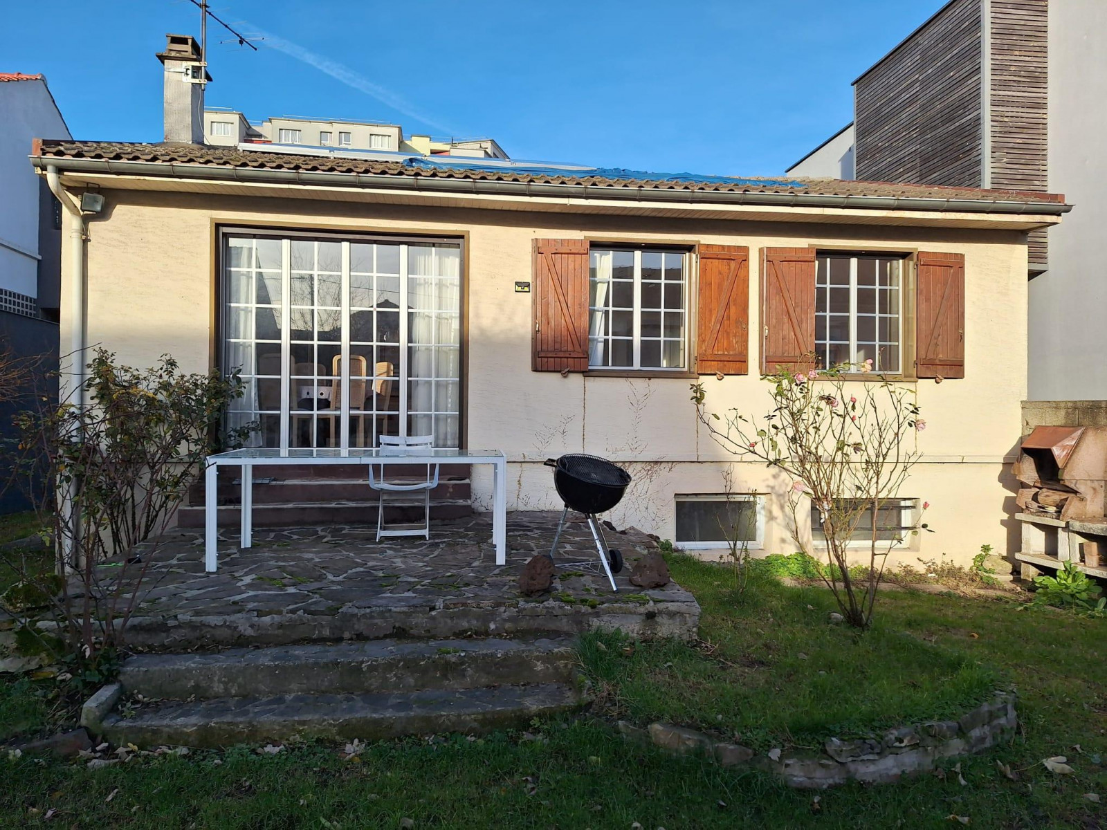 
                                                Vente
                                                 Maison bifamiliale à Saint-Denis