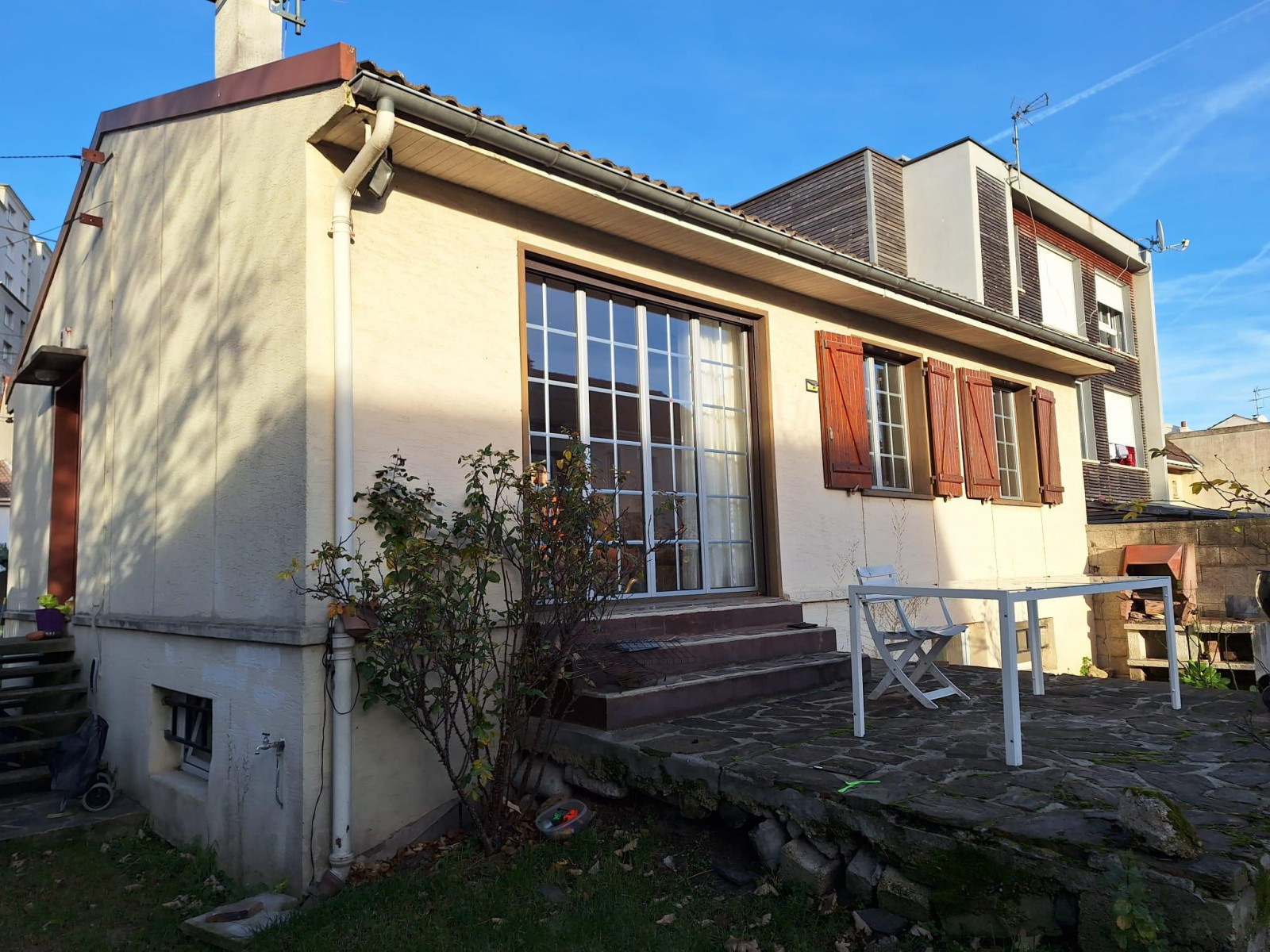 
                                                Vente
                                                 Maison bifamiliale à Saint-Denis