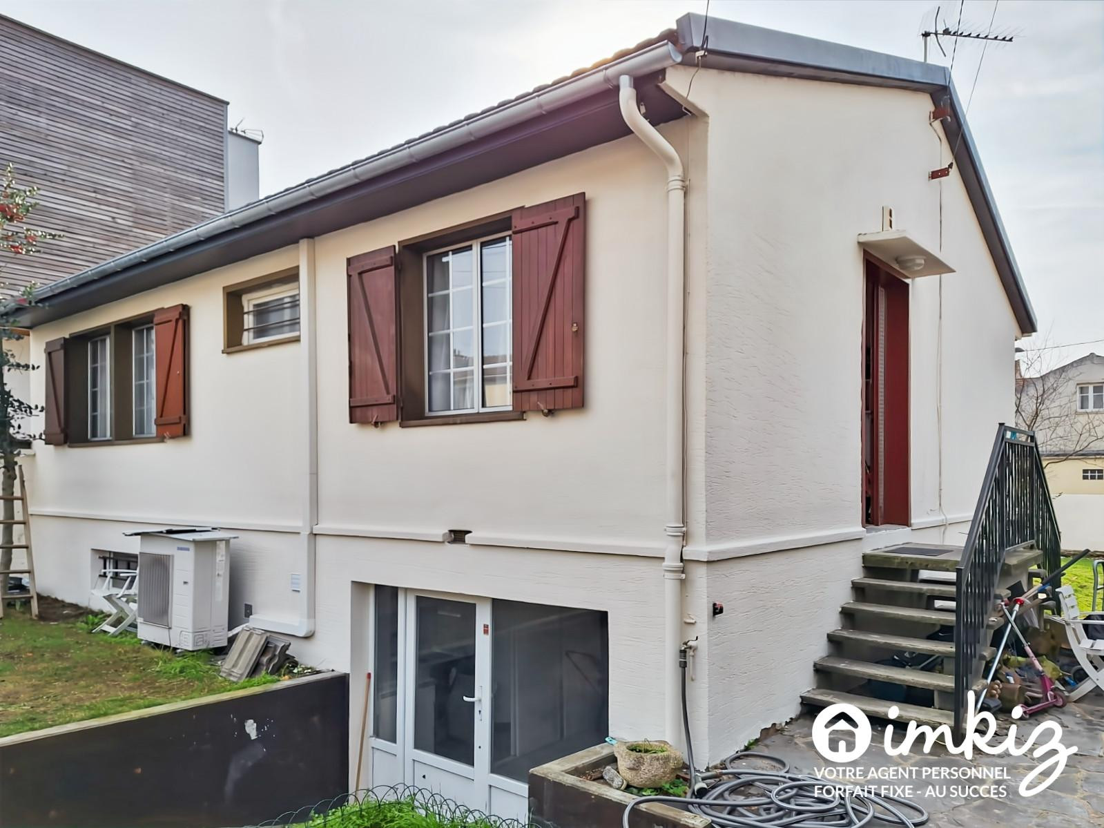 
                                                Vente
                                                 Maison bifamiliale à Saint-Denis