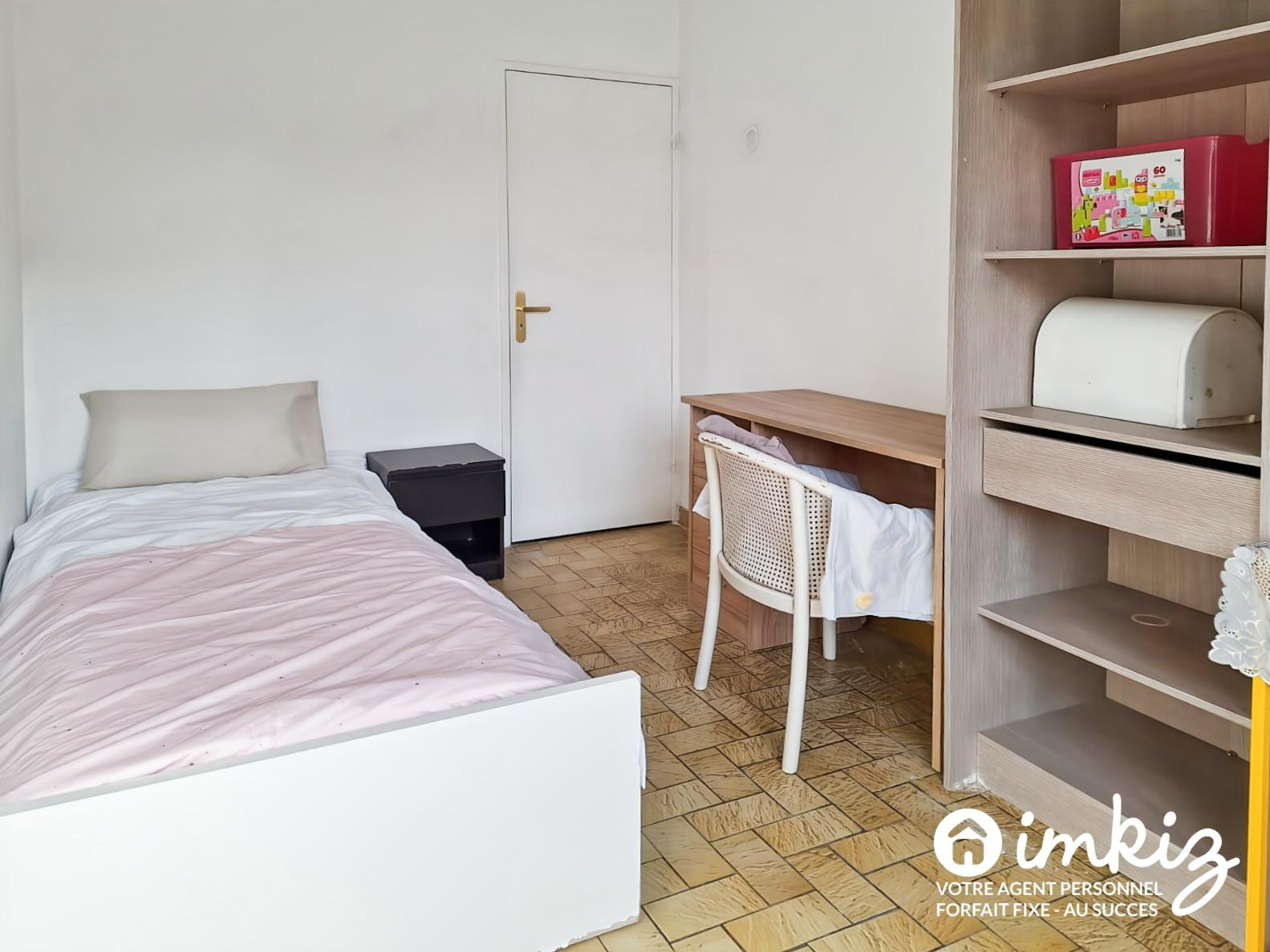 
                                                Vente
                                                 Maison bifamiliale à Saint-Denis