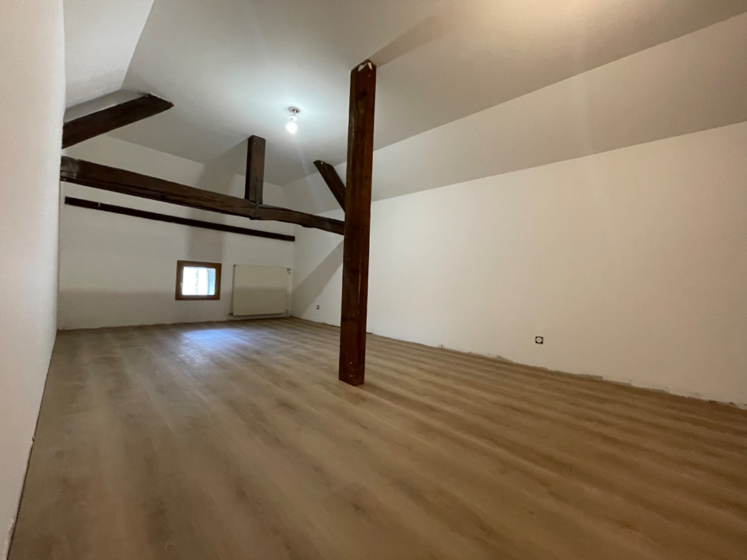 
                                                Location
                                                 Maison dans un quartier calme de 130m2