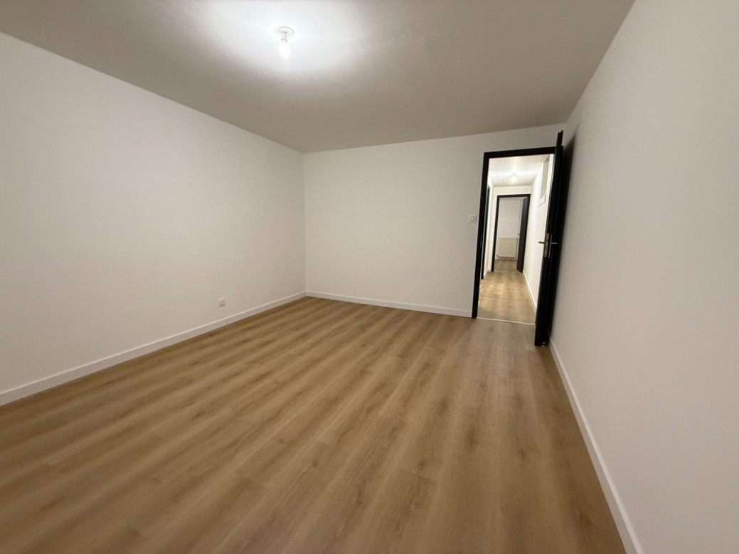 
                                                Vente
                                                 Maison dans un quartier calme de 130m2