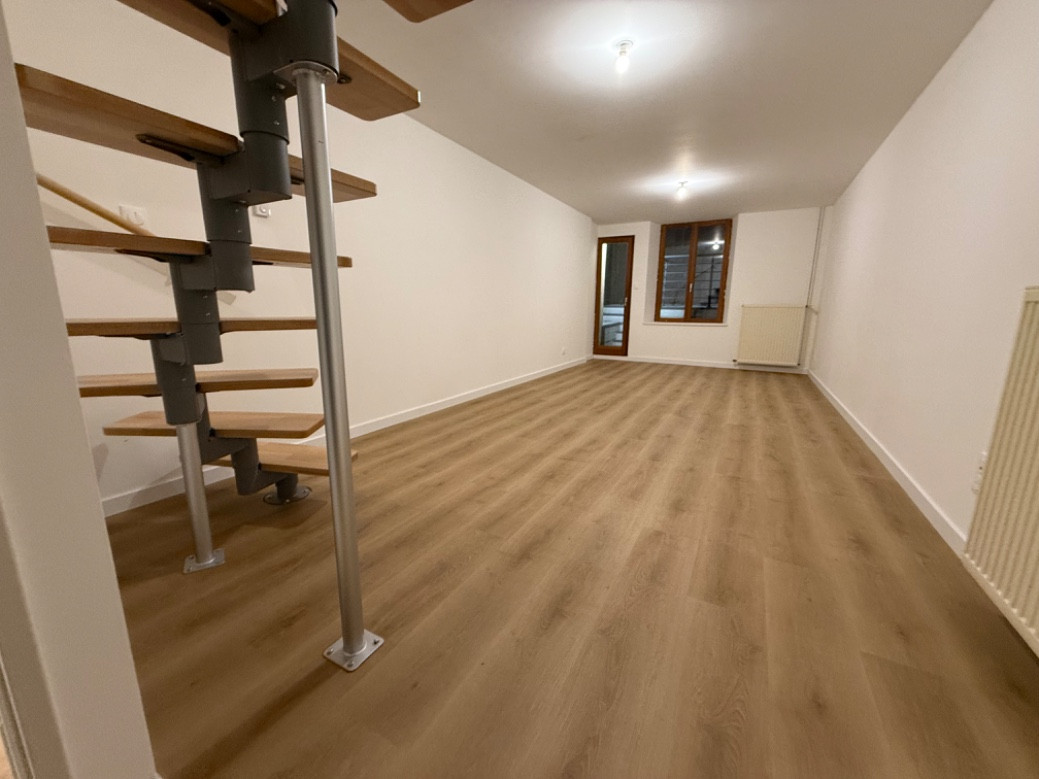 
                                                Vente
                                                 Maison dans un quartier calme de 130m2