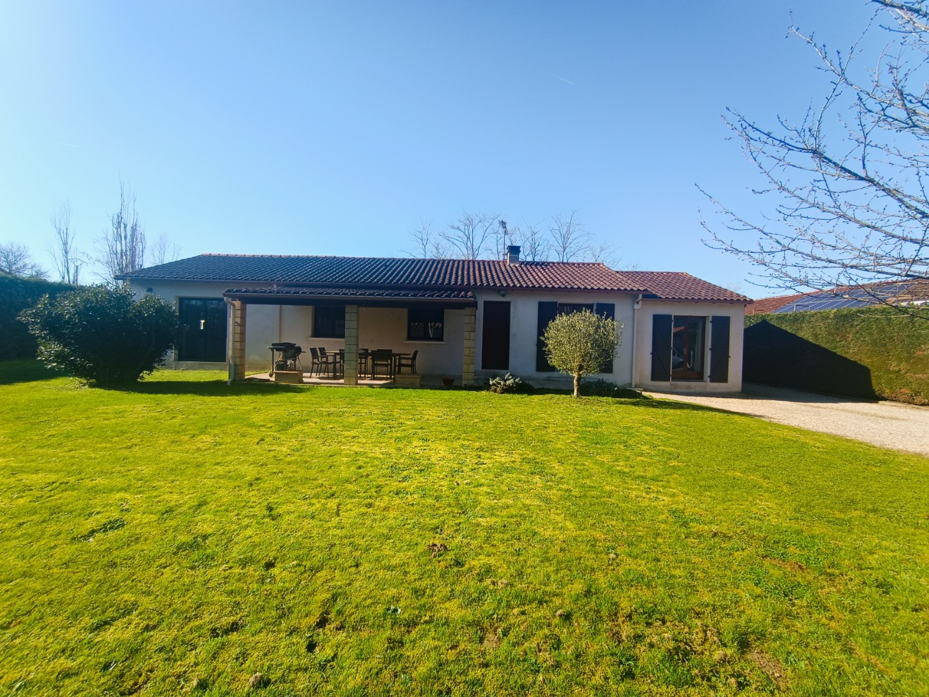 
                                                Vente
                                                 Maison de 140m2 environ