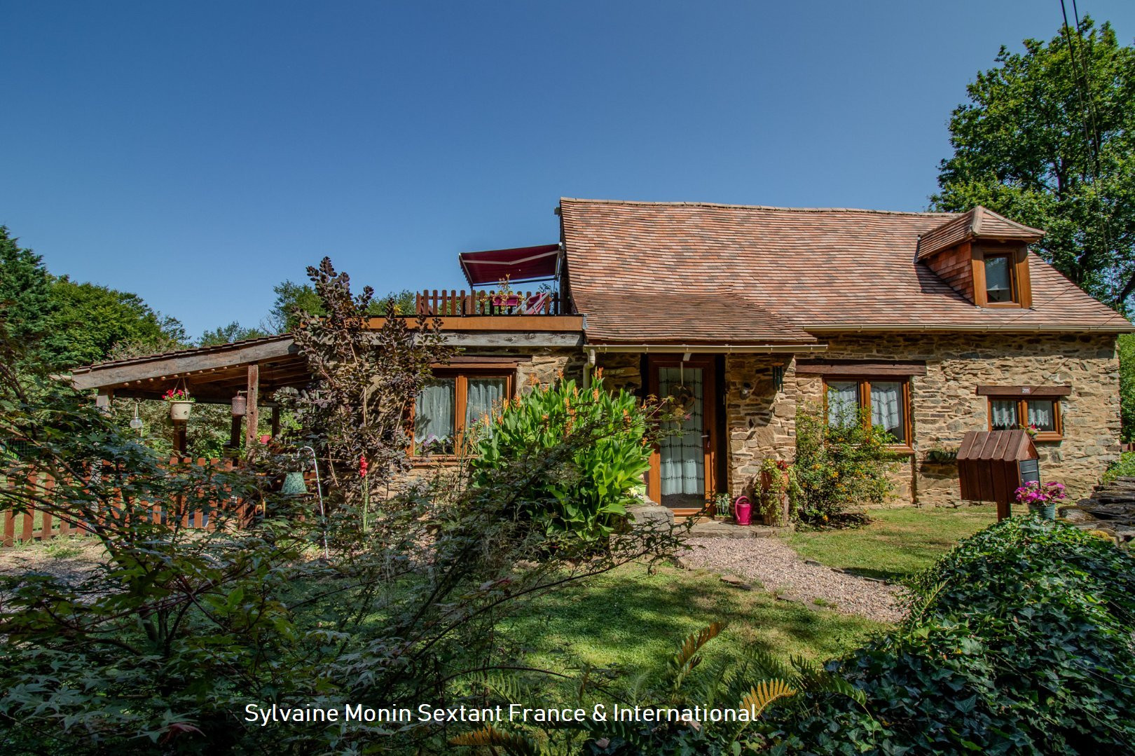 
                                                Vente
                                                 Maison de charme au coeur du Périgord Vert