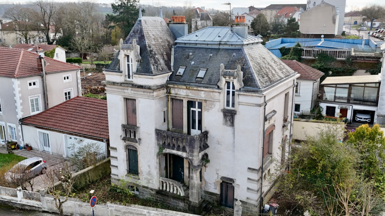 
                                                Vente
                                                 Maison de maître à rénover Mirecourt