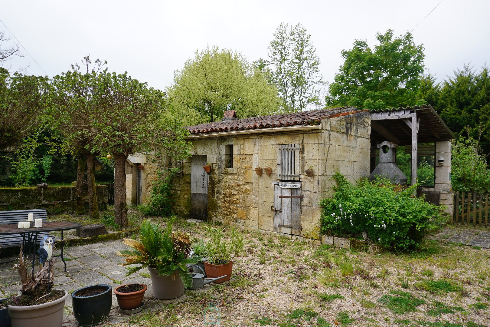 
                                                Vente
                                                 Maison de maître du XIXe siècle en bord de rivière. 