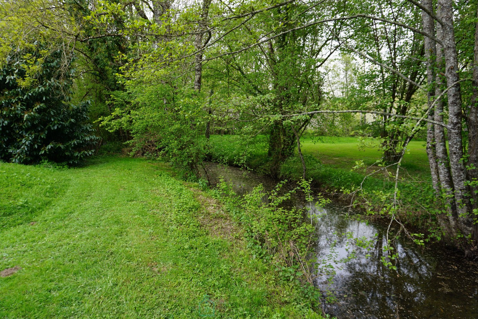 
                                                Vente
                                                 Maison de maître du XIXe siècle en bord de rivière. 