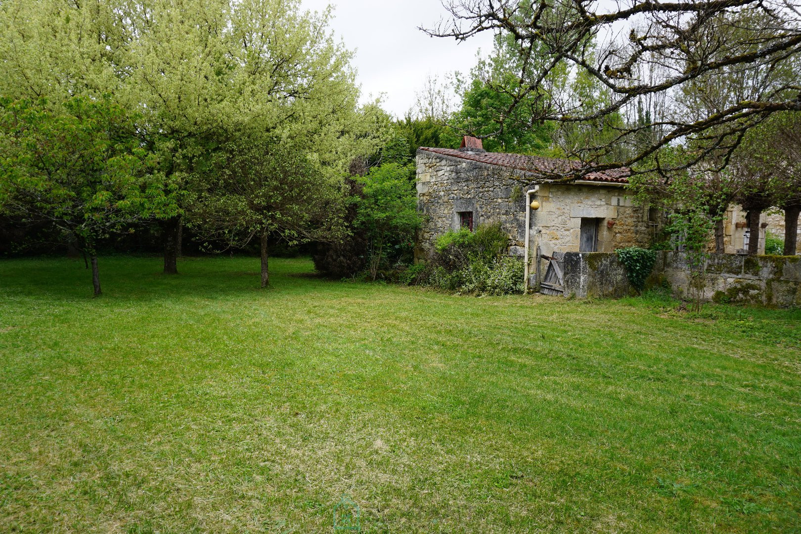 
                                                Vente
                                                 Maison de maître du XIXe siècle en bord de rivière. 