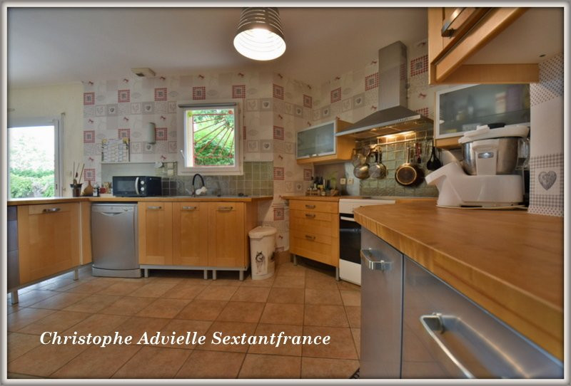 
                                                Vente
                                                 Maison de plain pied, 4 chambres, double garage, piscine sur 4092 M2 de terrain