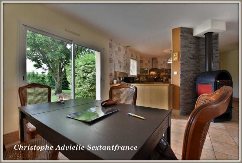 
                                                Vente
                                                 Maison de plain pied, 4 chambres, double garage, piscine sur 4092 M2 de terrain