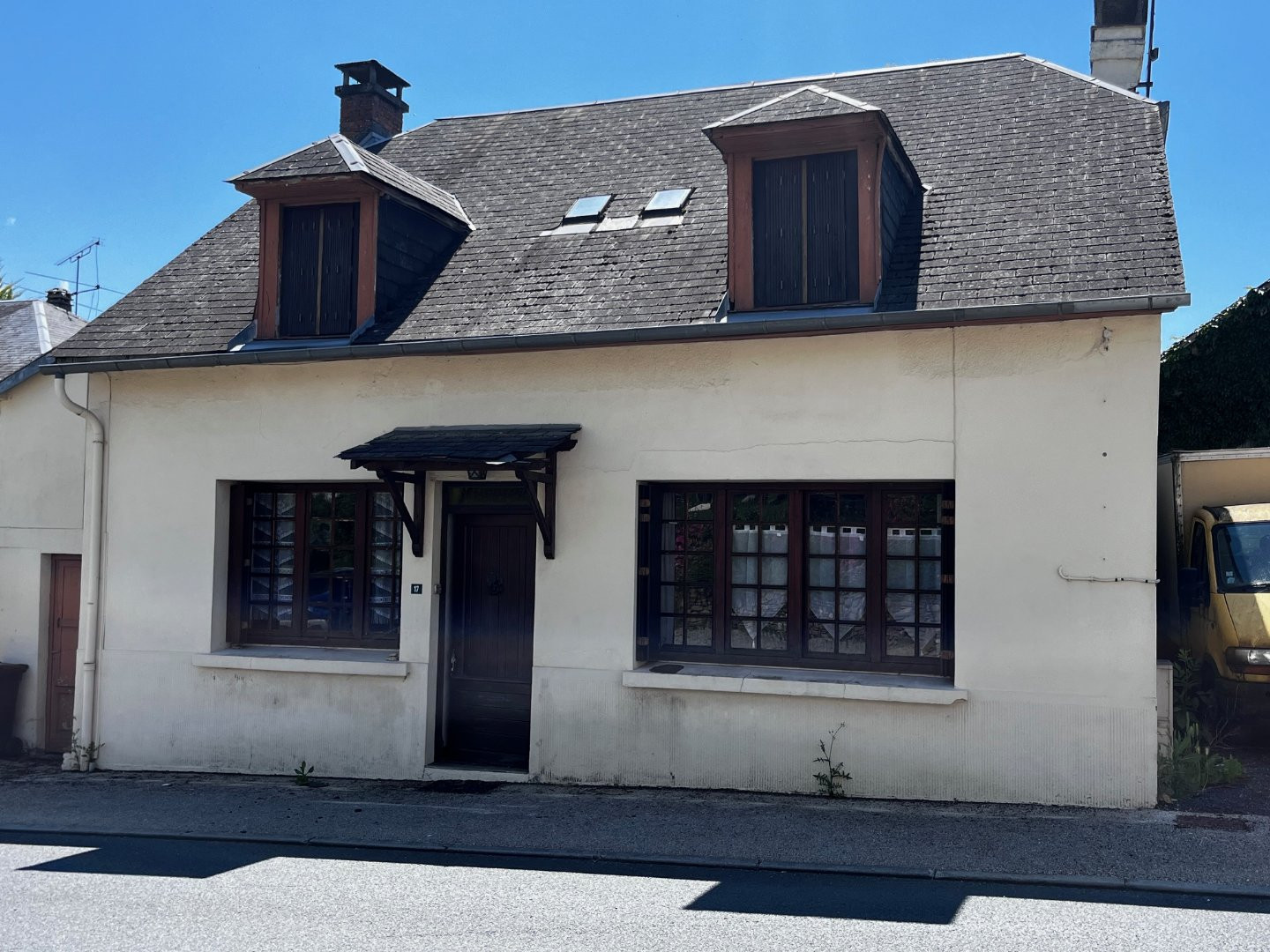 
                                                Vente
                                                 Maison de village, 3 chambres, et jardin 255 M2