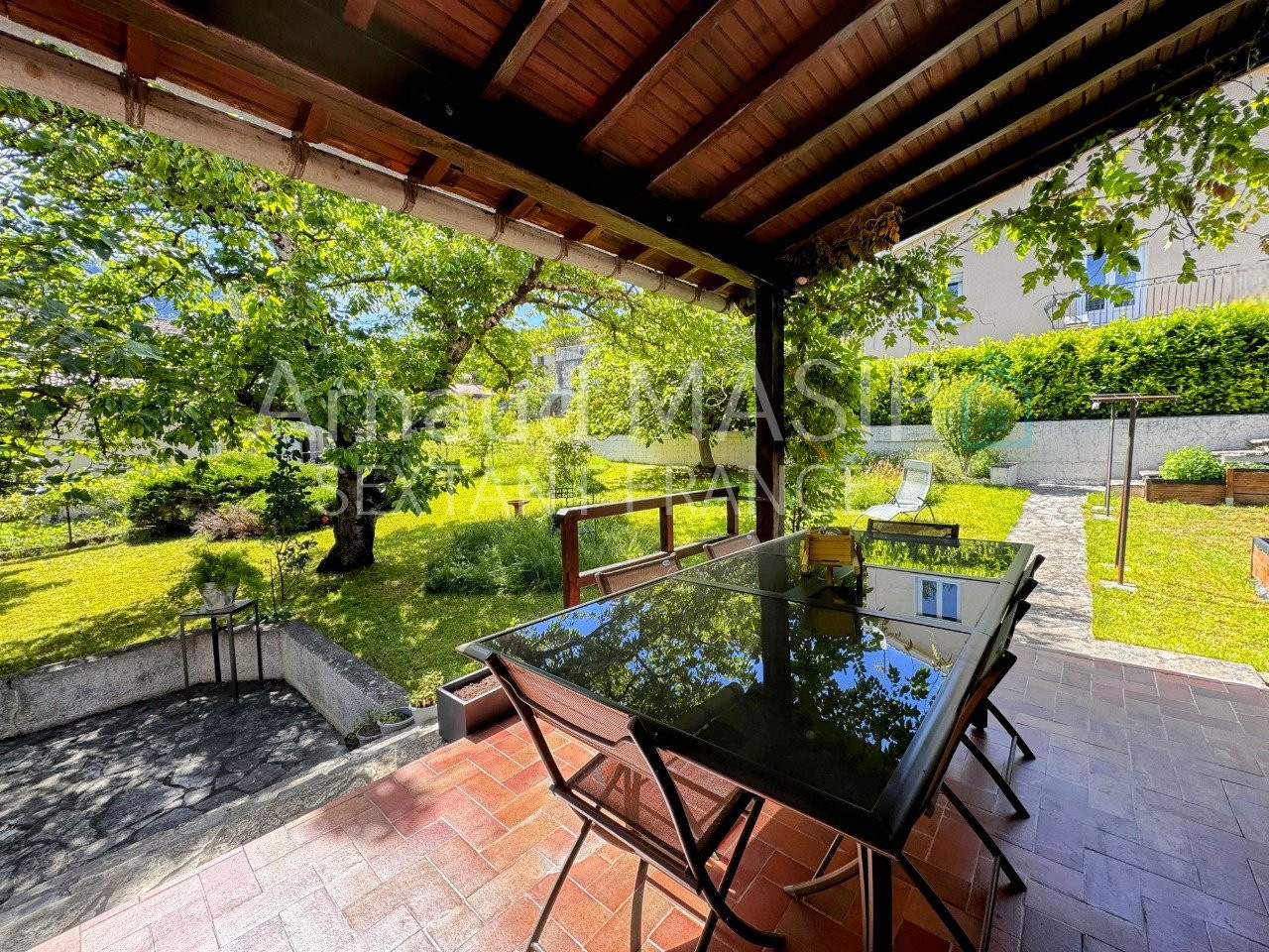 
                                                Vente
                                                 MAISON D'EPOQUE, BEAUX VOLUMES, JARDIN, TERRASSE, GARAGE