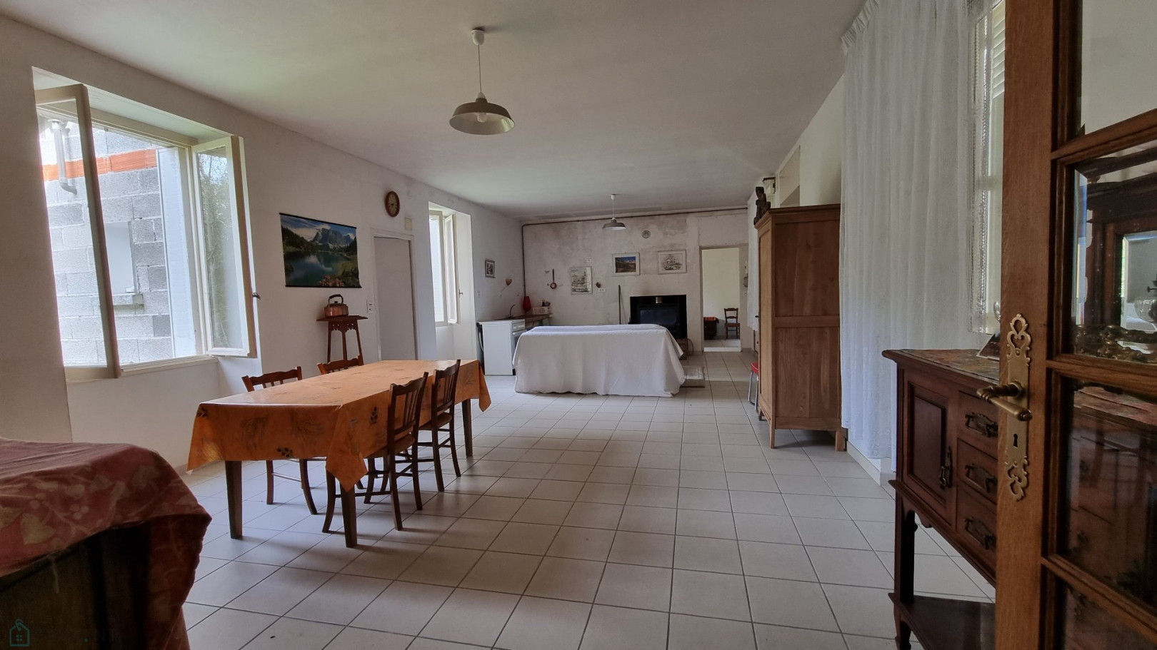 
                                                Vente
                                                 Maison d'habitation en pierres