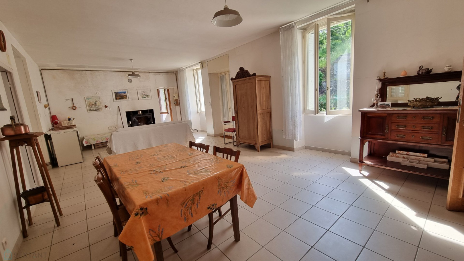 
                                                Vente
                                                 Maison d'habitation en pierres