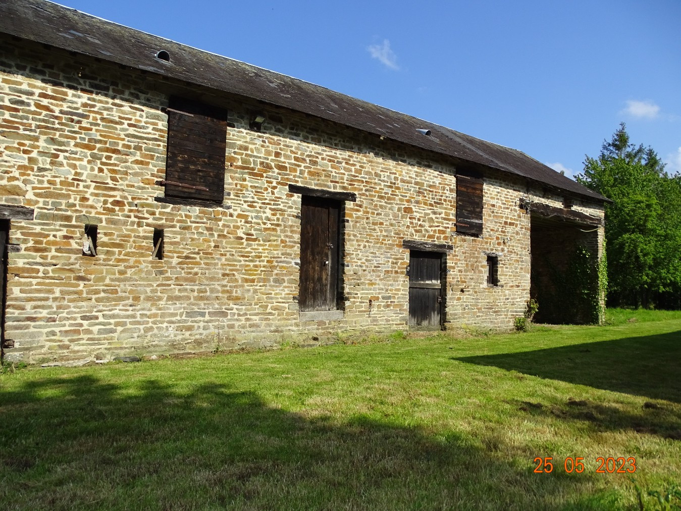 
                                                Vente
                                                 MAISON EN PIERRE