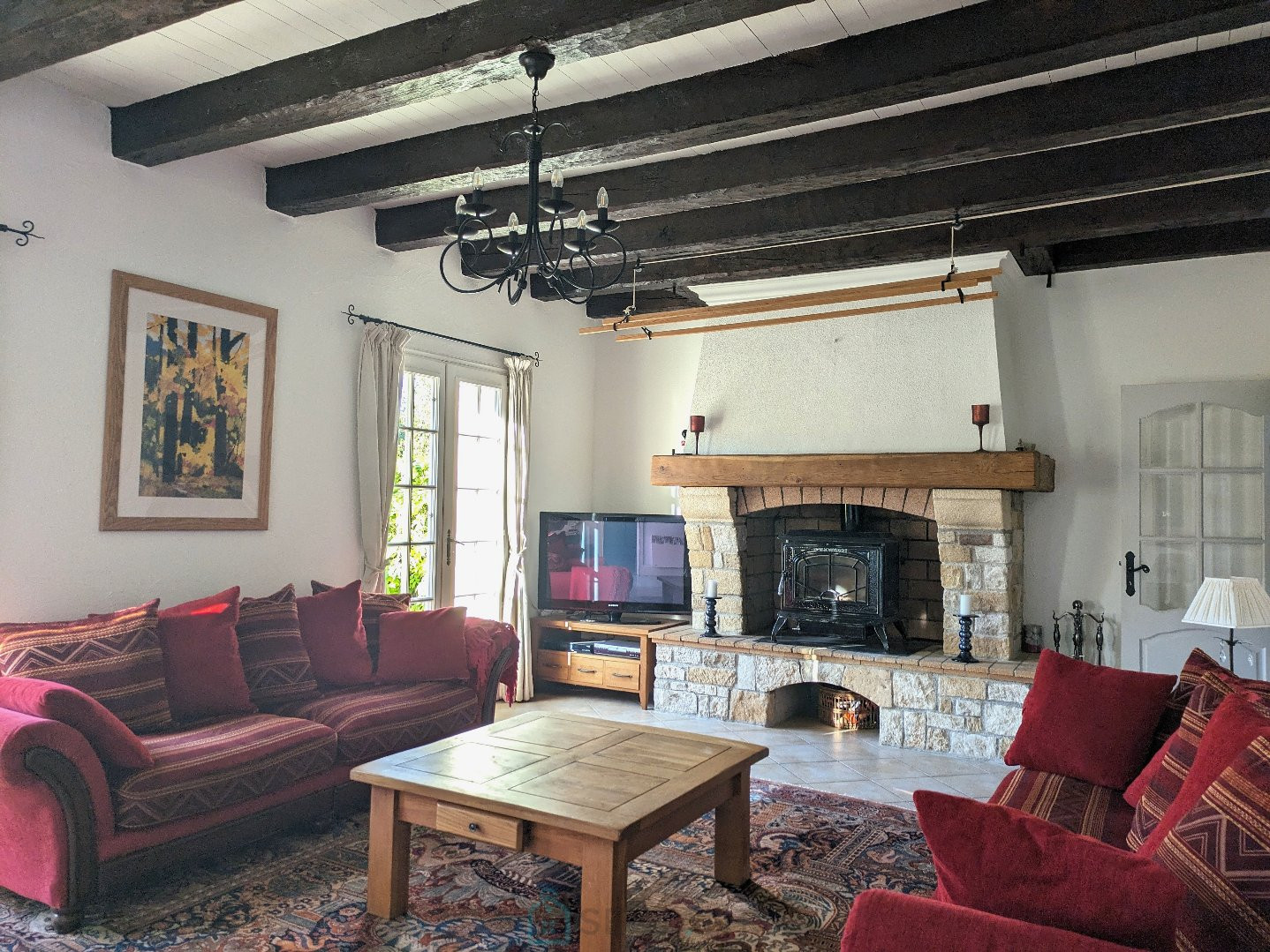 
                                                Vente
                                                 Maison entièrement rénovée avec une piscine en pleine nature au calme dans le joie village de Condat-sur-Vézère.