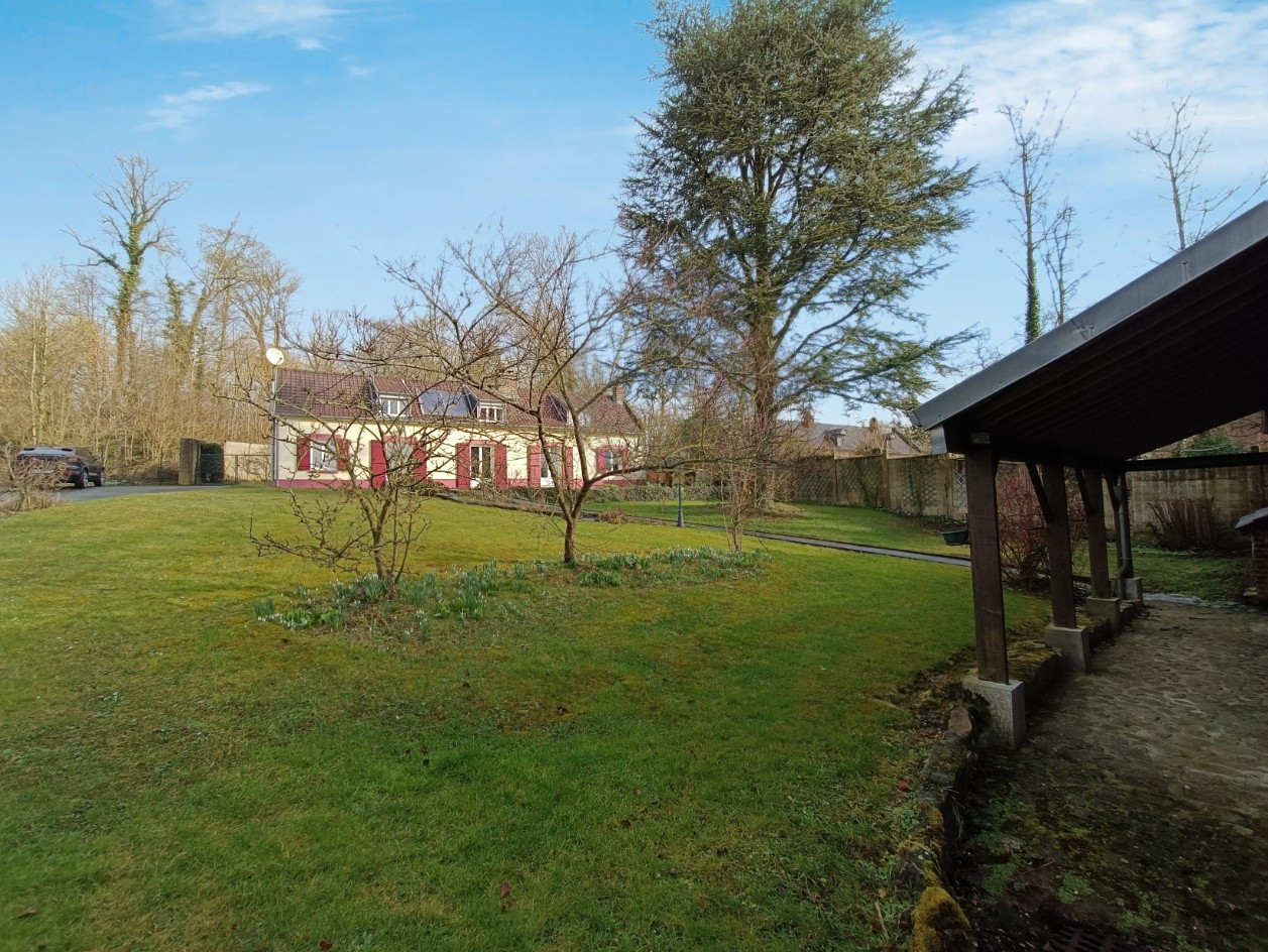 
                                                Vente
                                                 Maison familiale, 3 chambres, dépendances, terrain