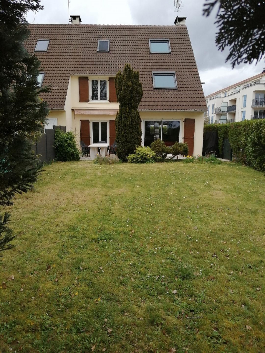 
                                                Vente
                                                 Maison familiale