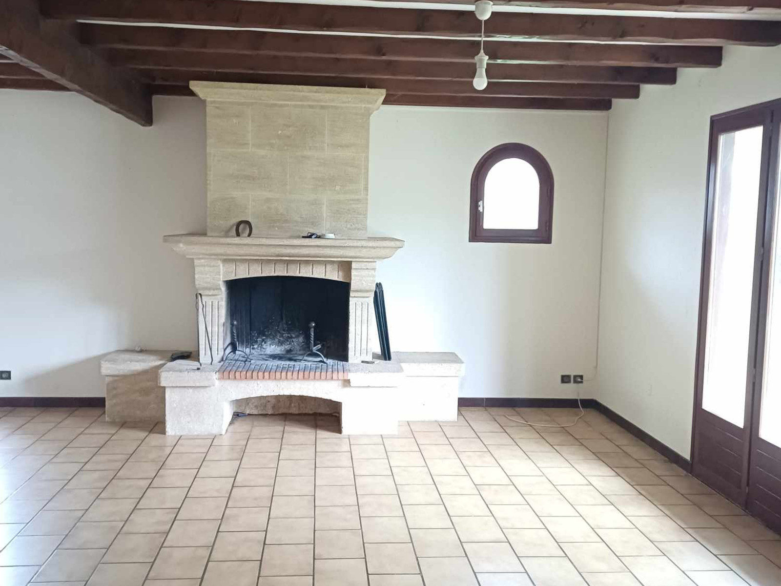 
                                                Vente
                                                 Maison familiale sur un jardin de 900m²