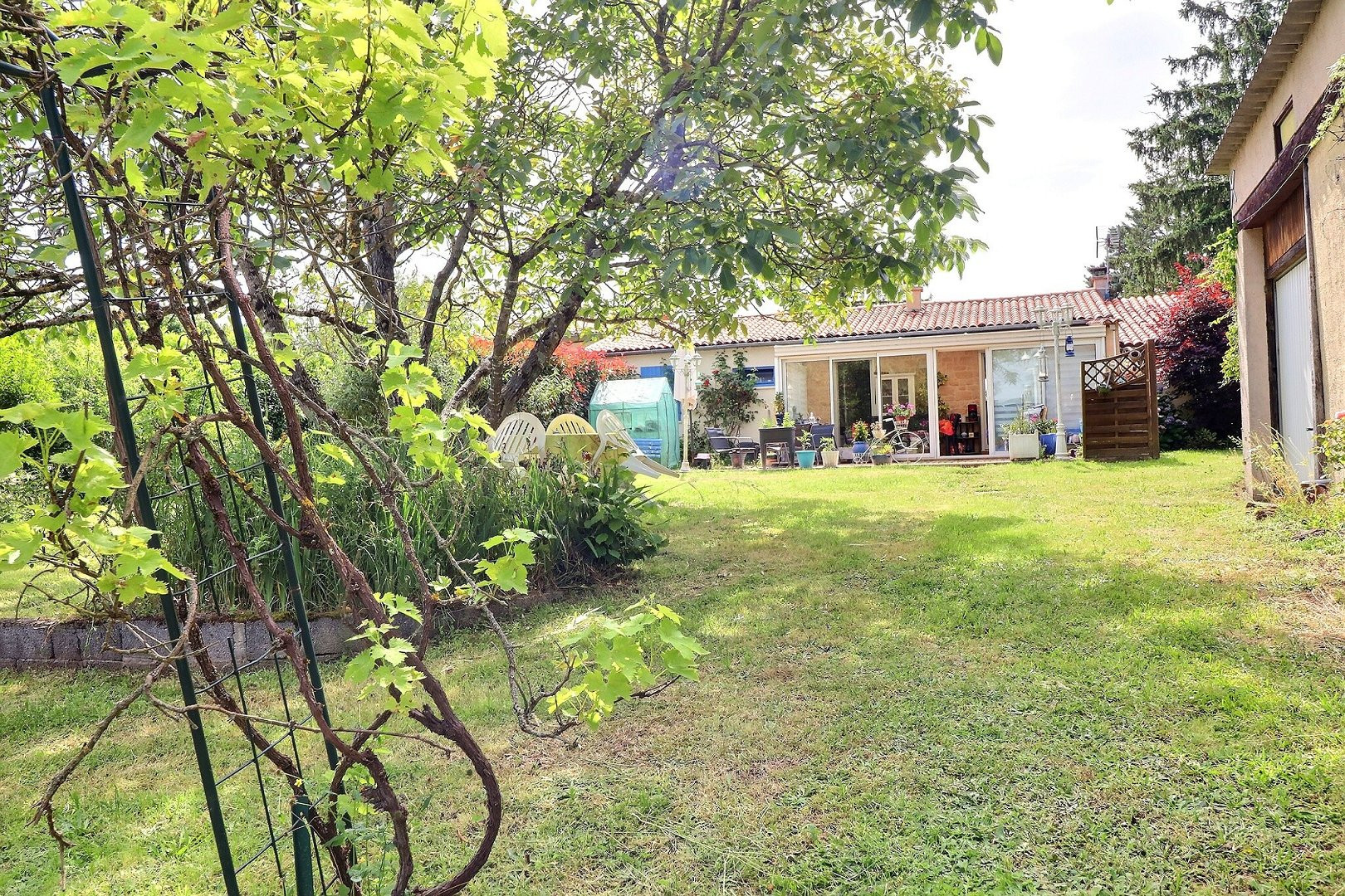 
                                                Vente
                                                 Maison individuelle plain pied à Orléat 97m² hab