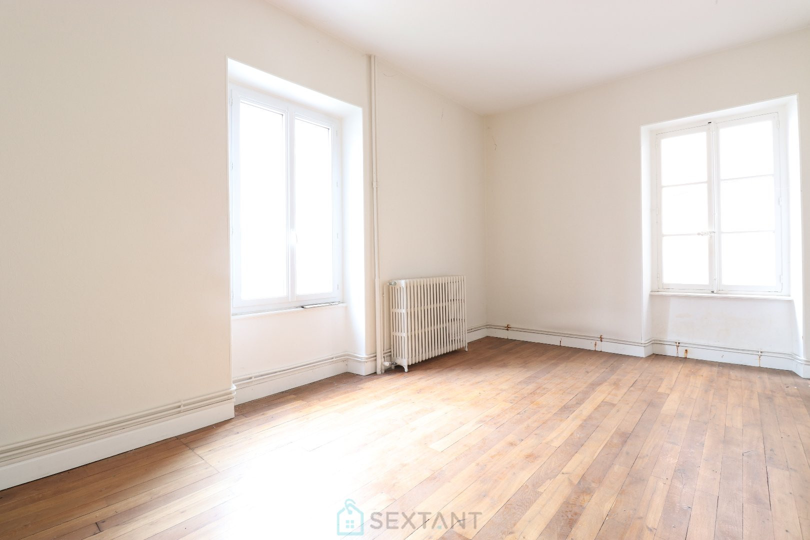 
                                                Vente
                                                 maison mitoyenne 165 m² 63300 thiers