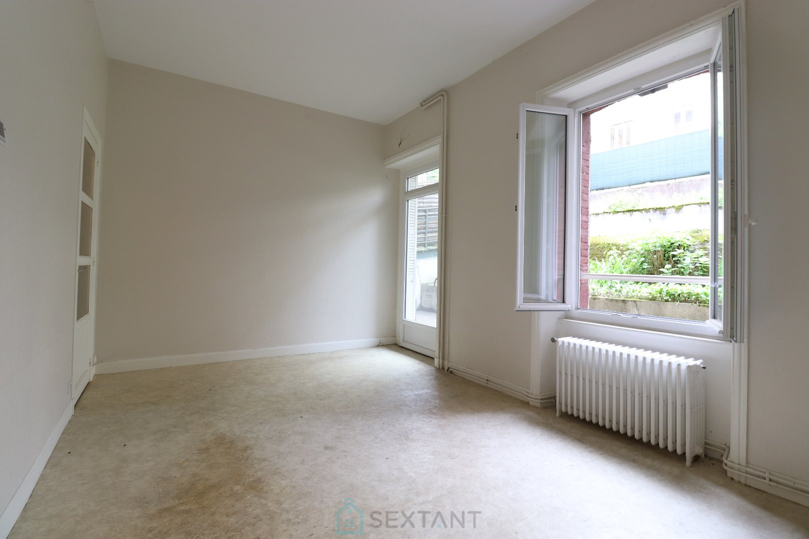 
                                                Vente
                                                 maison mitoyenne 165 m² 63300 thiers