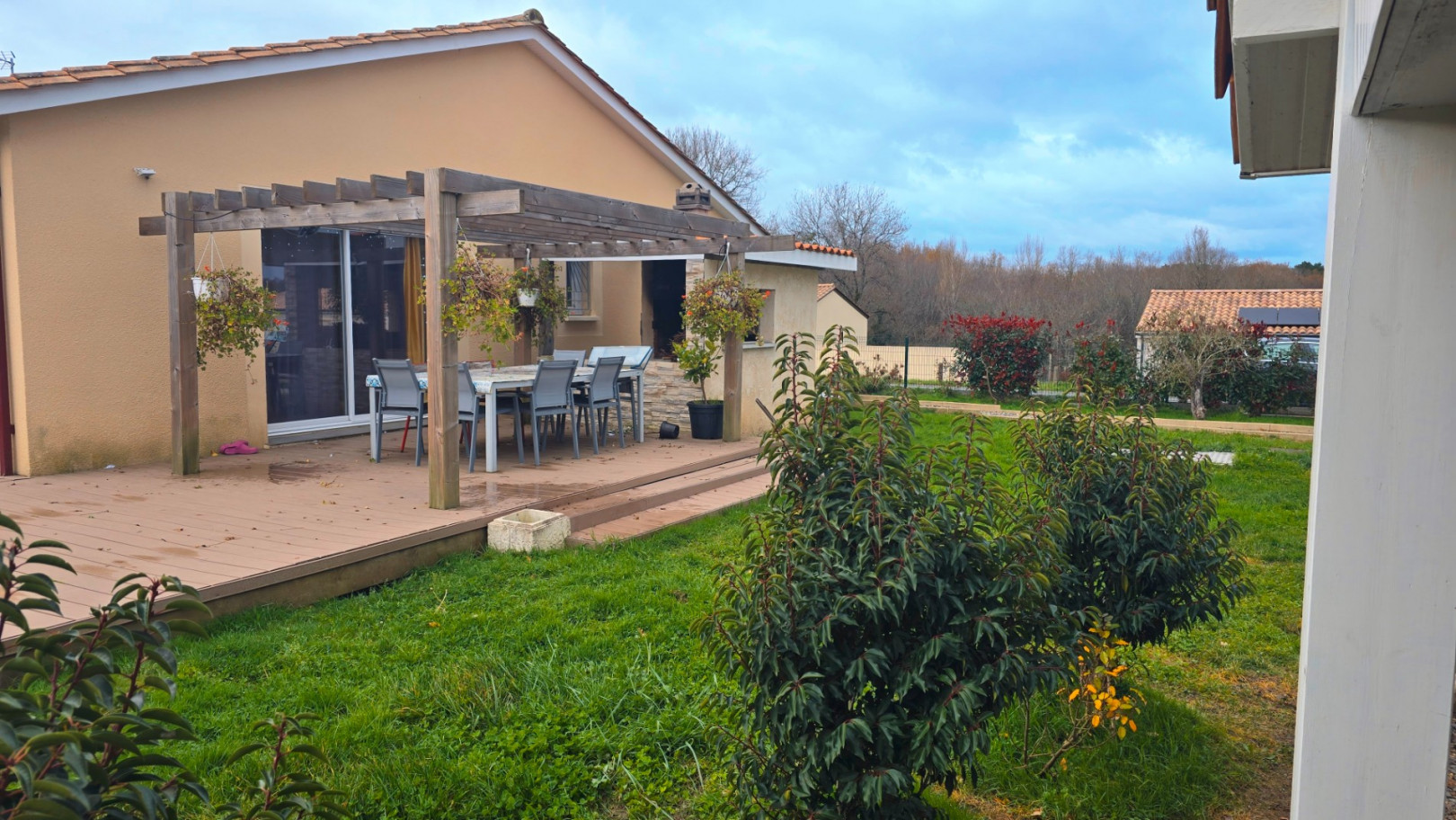 
                                                Vente
                                                 Maison neuve St Martin de Laye 106 m2 avec terrain