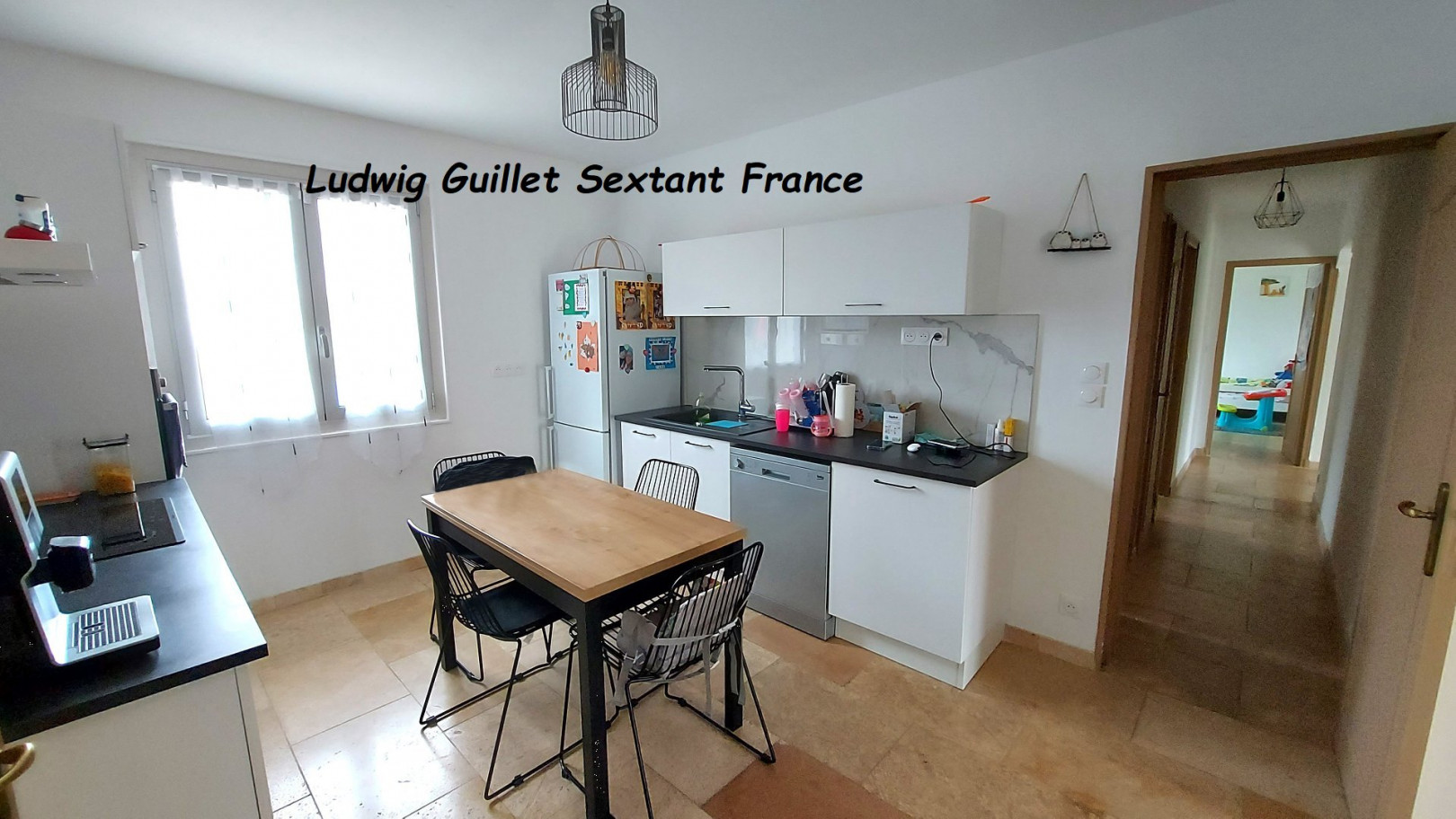 
                                                Vente
                                                 Maison plain-pied de 4 pièces - 123m²