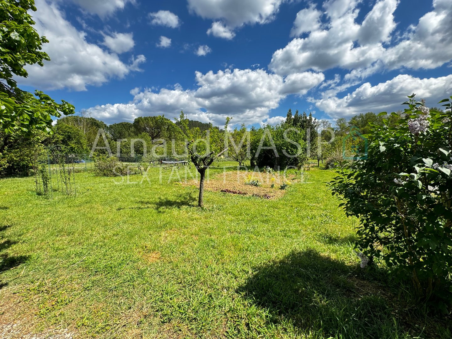 
                                                Vente
                                                 MAISON SPACIEUSE 4 CH, PISCINE, TERRASSE, GGE, TERRAIN 3 000M²