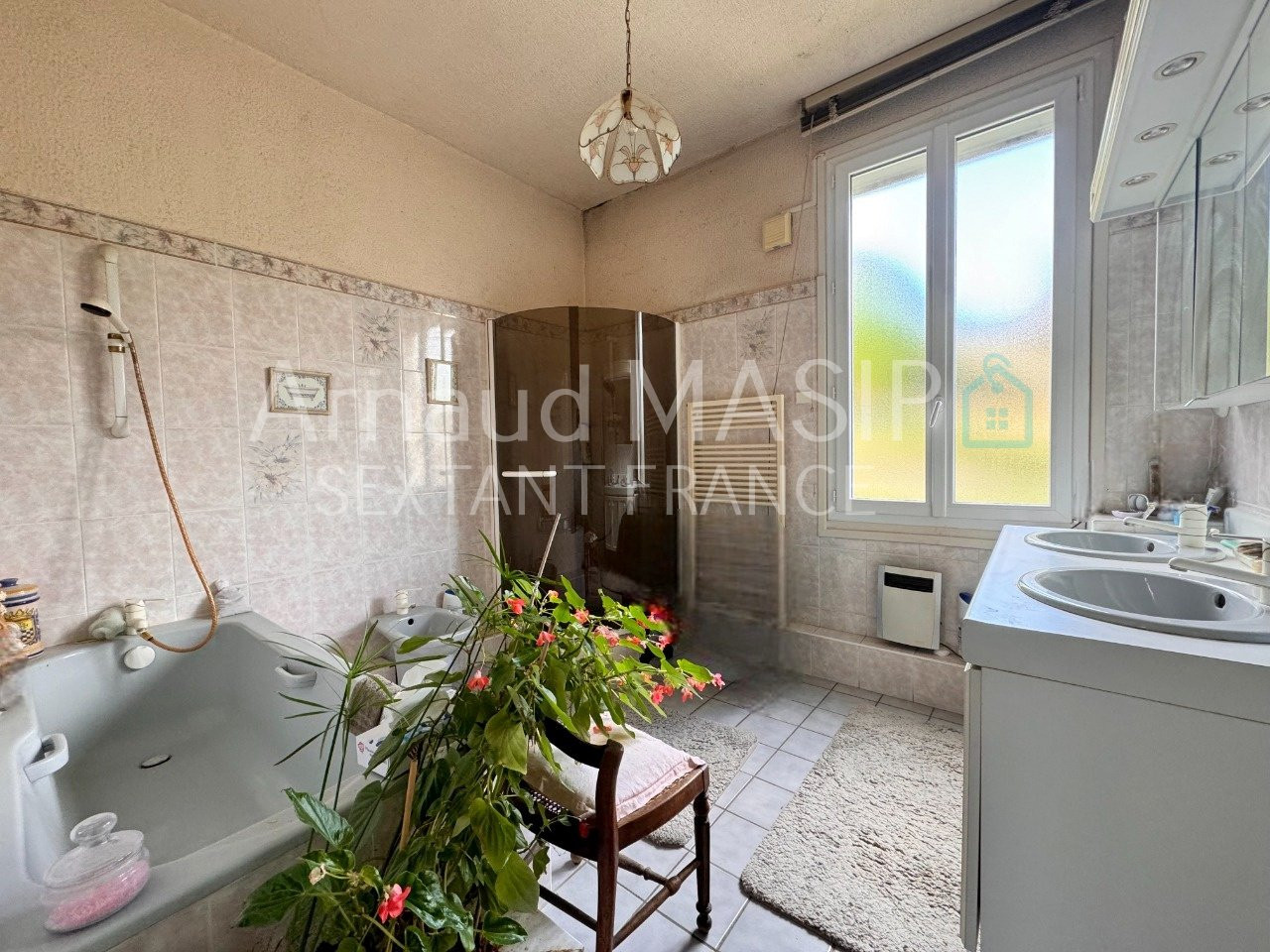 
                                                Vente
                                                 MAISON SPACIEUSE 4 CH, PISCINE, TERRASSE, GGE, TERRAIN 3 000M²