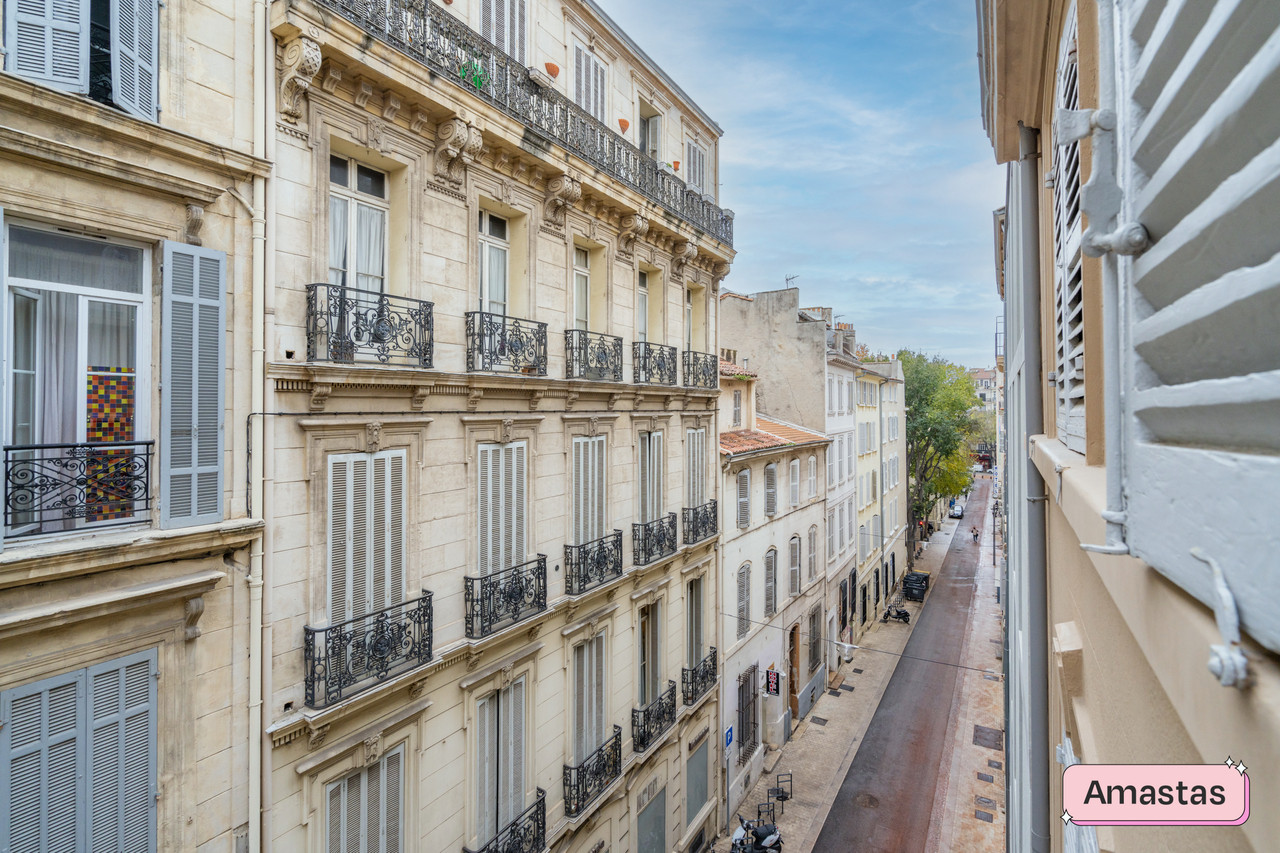 
                                                Location
                                                 Marseille 13001 - Magnifique T1 lumineux en plein cœur du Centre Ville