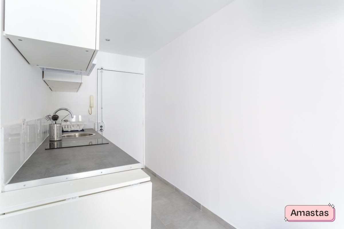 
                                                Location
                                                 Marseille 13005 - Joli T1 lumineux quartier Saint Pierre