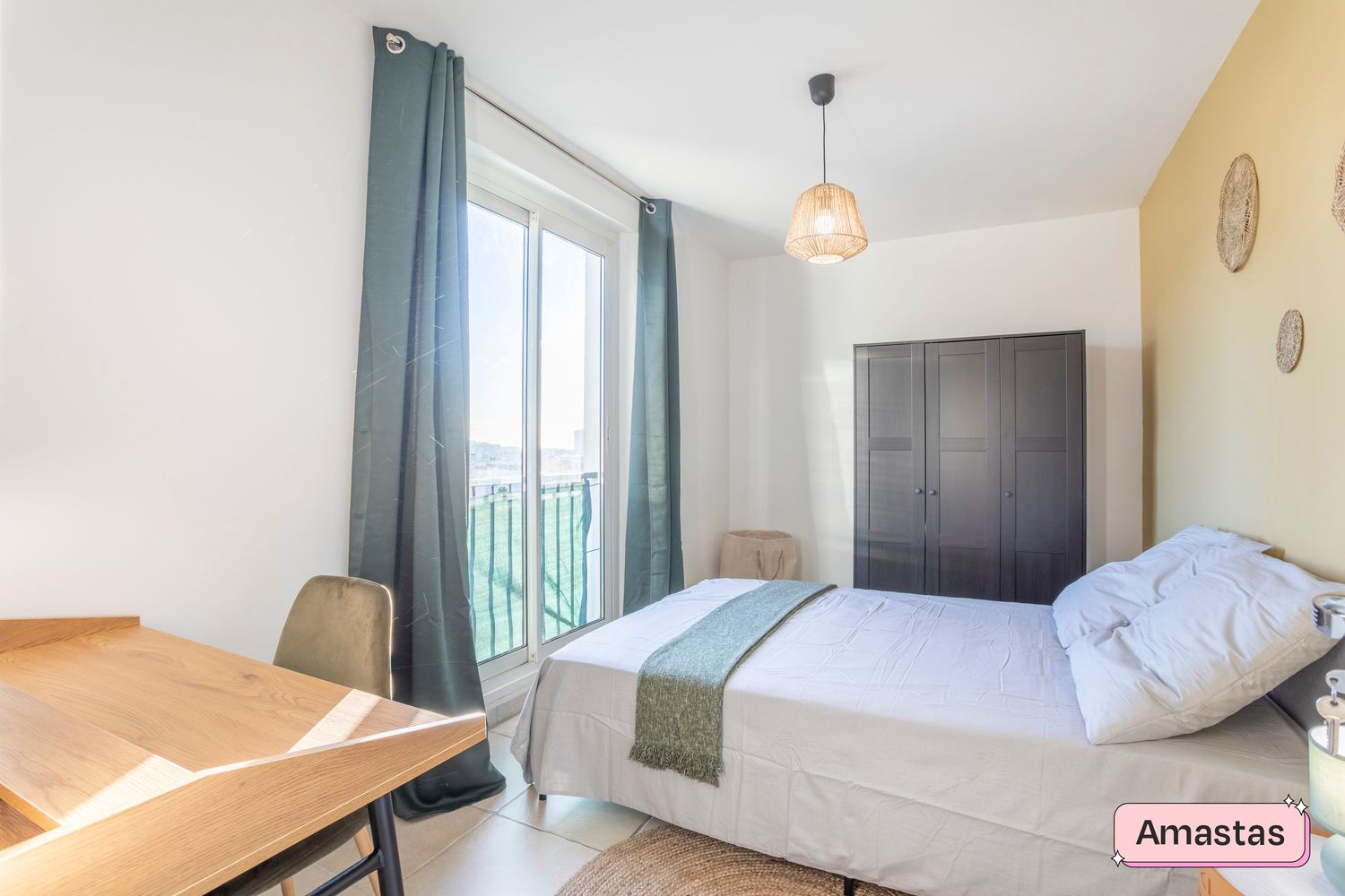 
                                                Colocation
                                                 Marseille 13010 - Appartement T5 avec 2 salles d'eau en colocation avec balcon et parking résidentiel - Quartier de la Timone