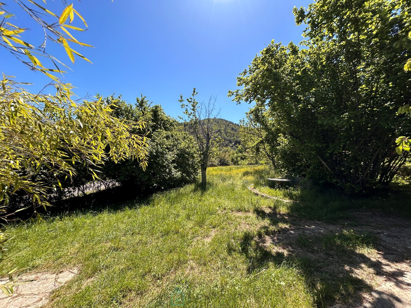 
                                                Vente
                                                 Mas mitoyen, anciennement moulin à châtaignes, au coeur des vallées cévennoles