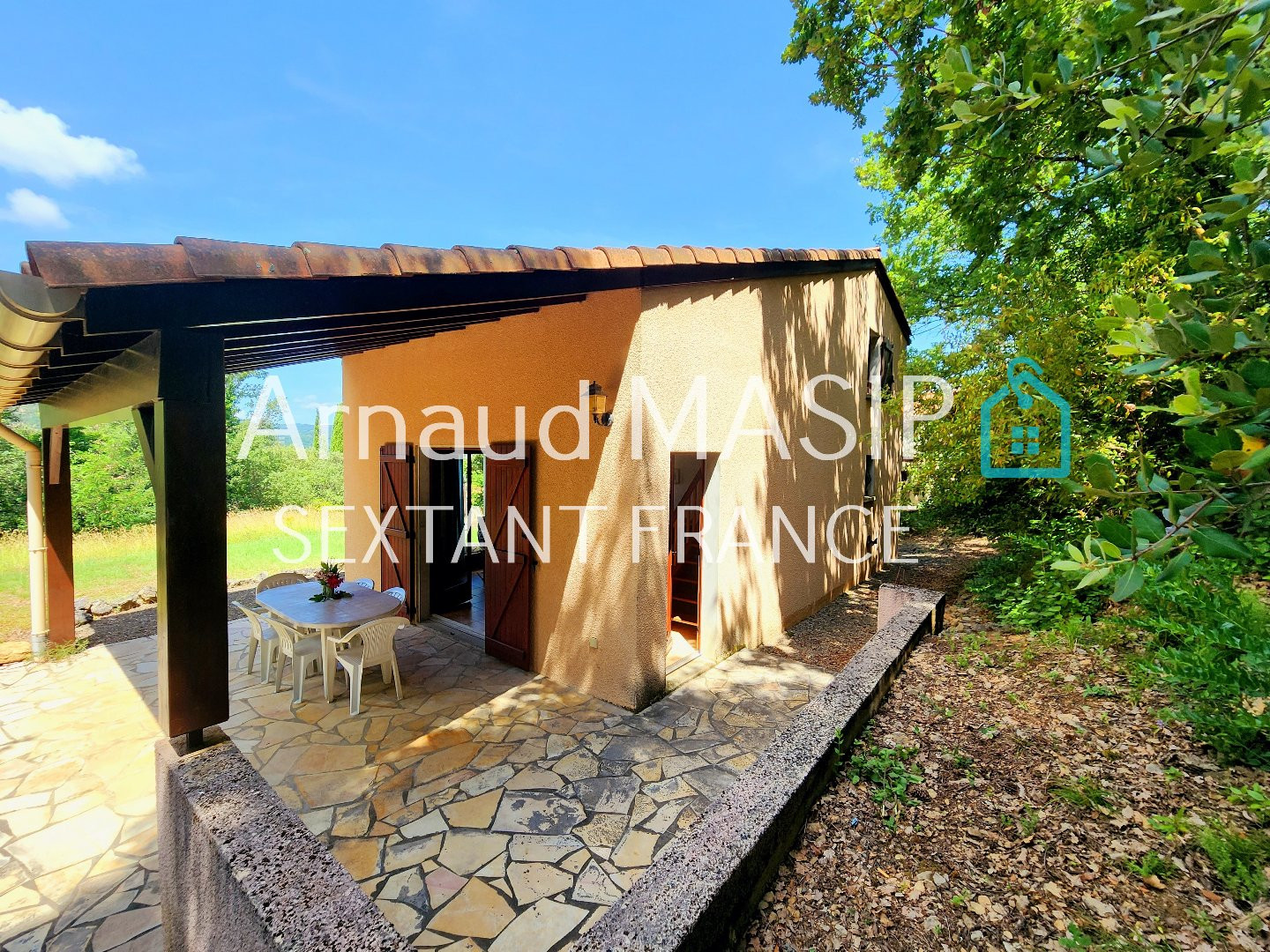 
                                                Vente
                                                 MASION 4F, 3 CH, TERRASSE COUVERTE, TERRAIN** 500m² - AU CALME