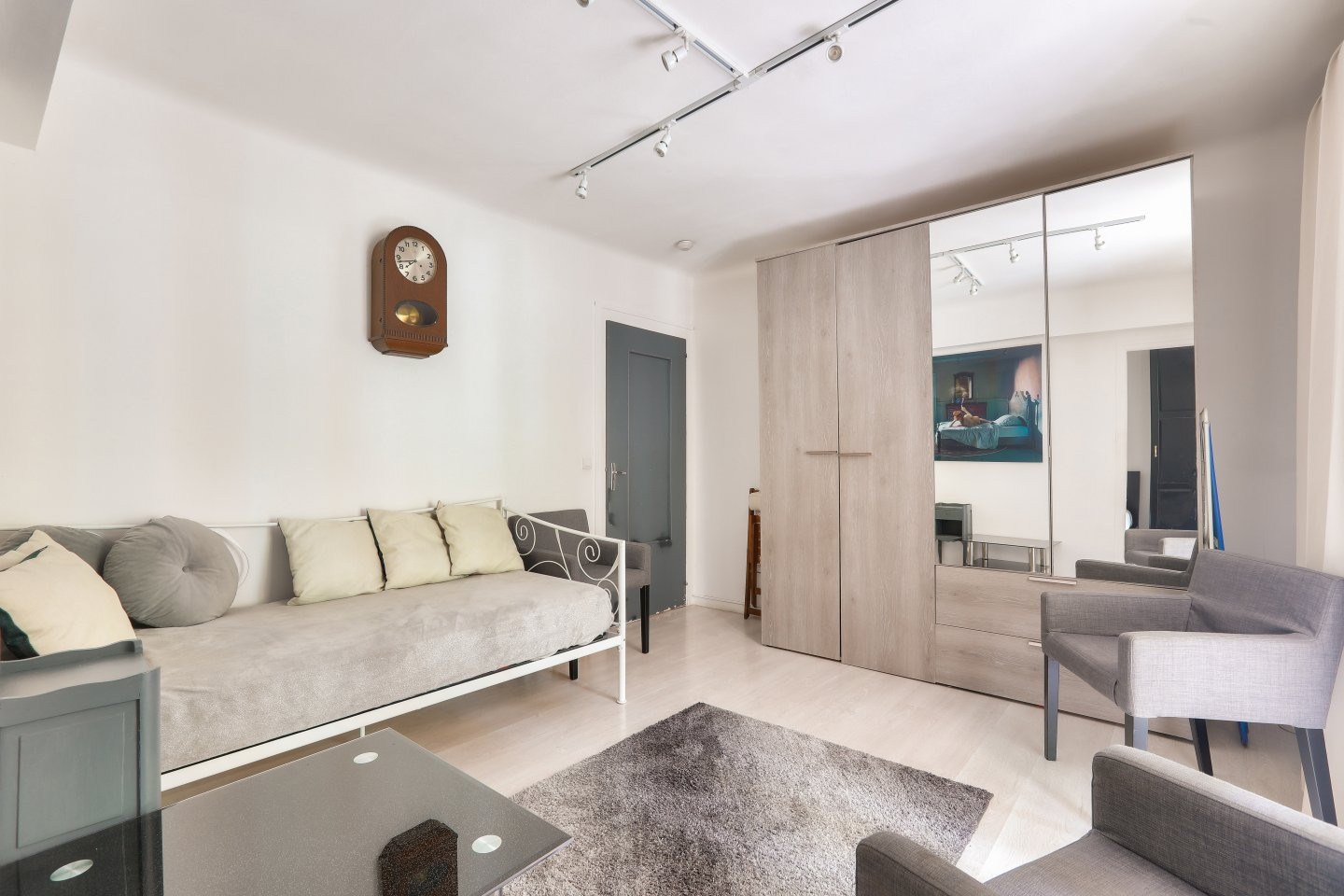 
                                                Vente
                                                 Menton - Beau 2 pièces 39 m2 proche de Monaco