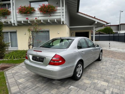 
                                                Voiture
                                                 Mercedes-Benz E 320 Lim 4Matic