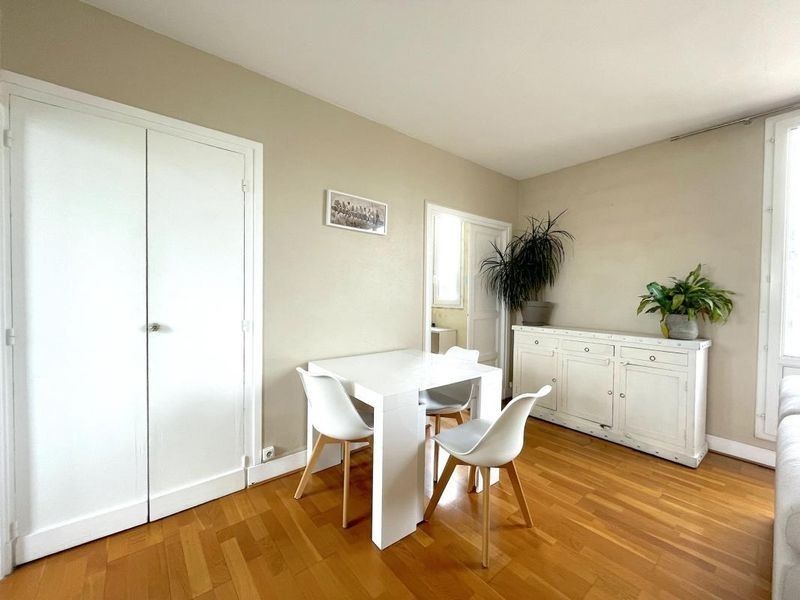 
                                                Location
                                                 Mignon Appartement  bien meublé 2 pièces 43 m²