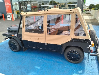 
                                                Voiture
                                                 Mini moke restauré