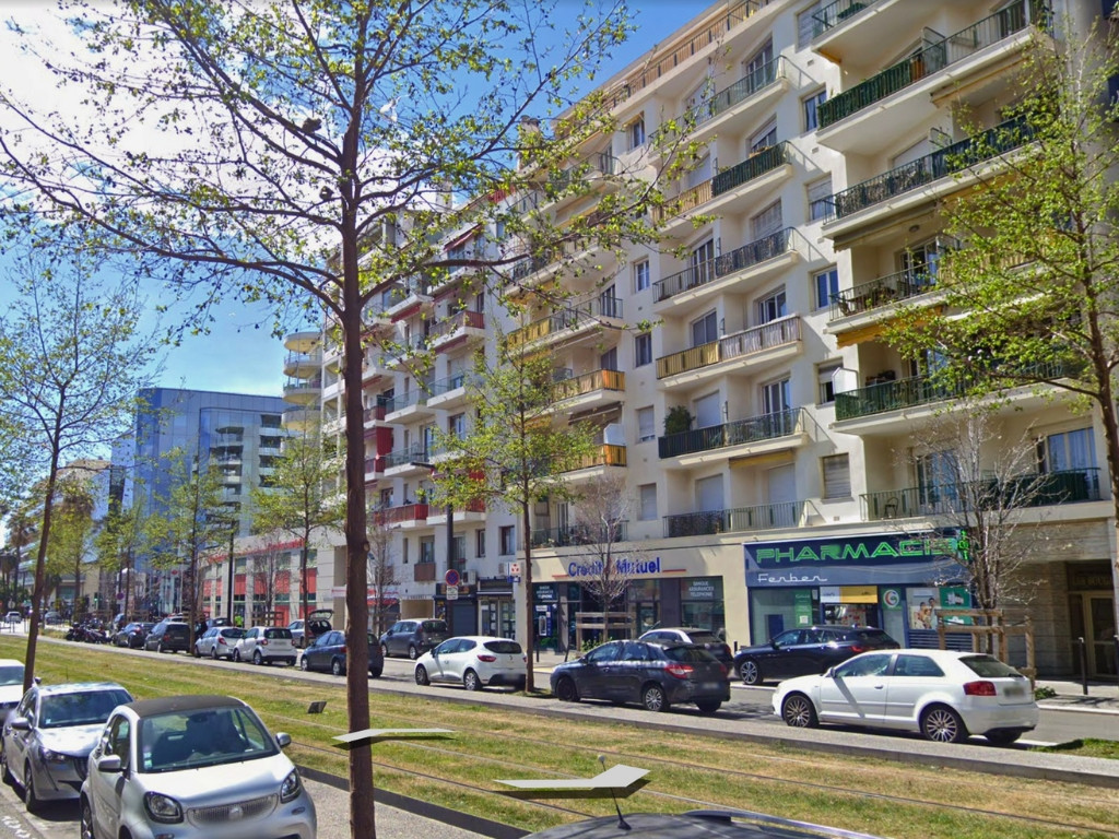 
                                                Vente
                                                 NICE - Californie - Studio à 50 m de la plage et de la Promenade des Anglais