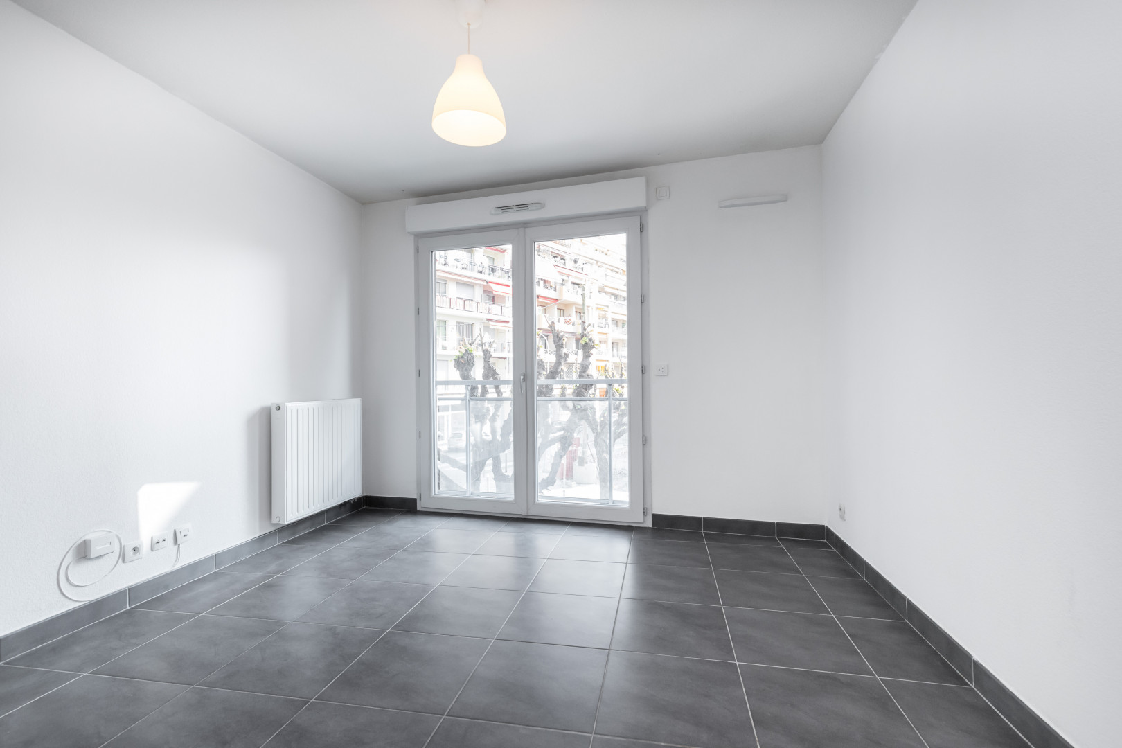 
                                                Vente
                                                 NICE / CESSOLE - Studio avec terrasse à vendre