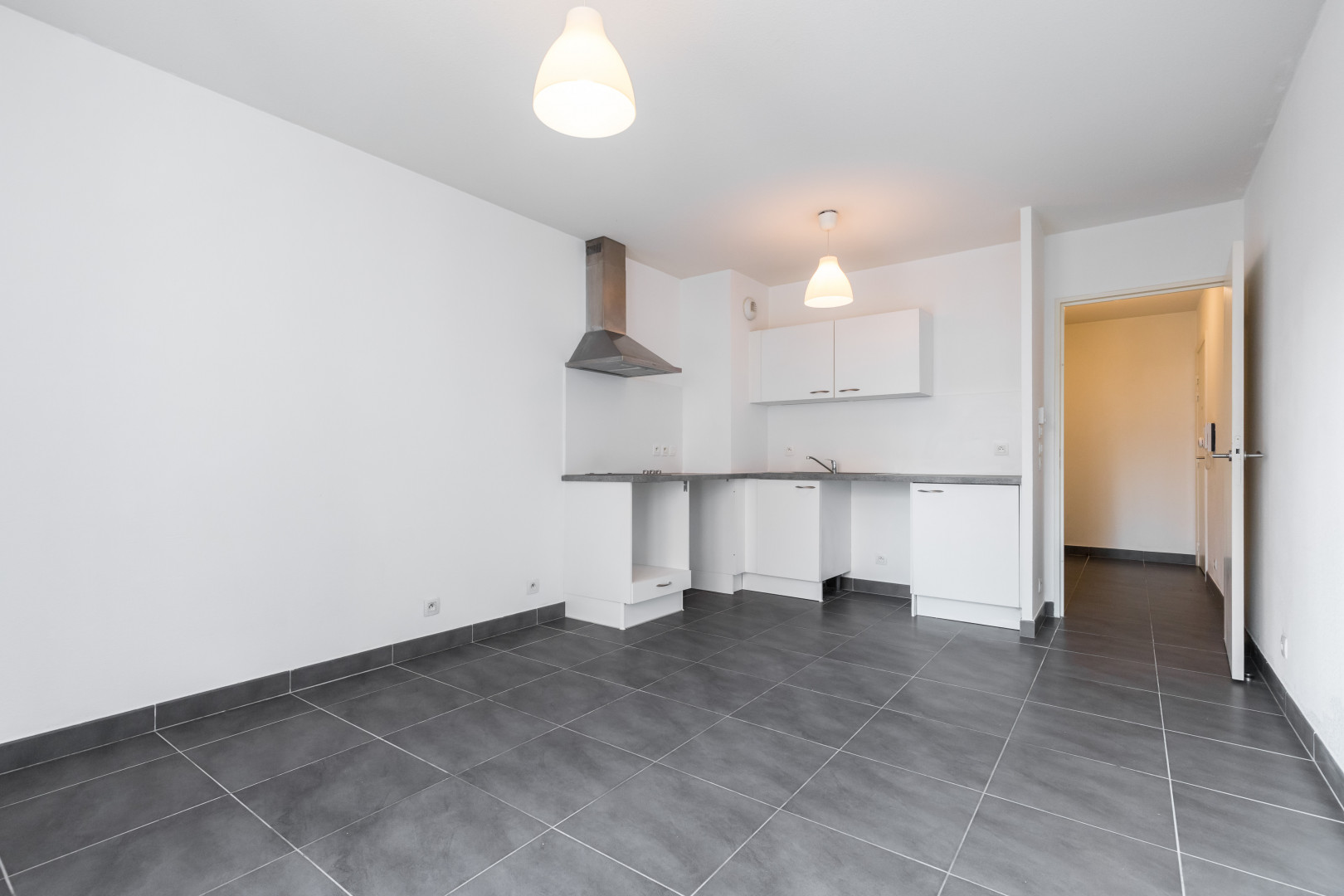 
                                                Vente
                                                 NICE / CESSOLE - Studio avec terrasse à vendre